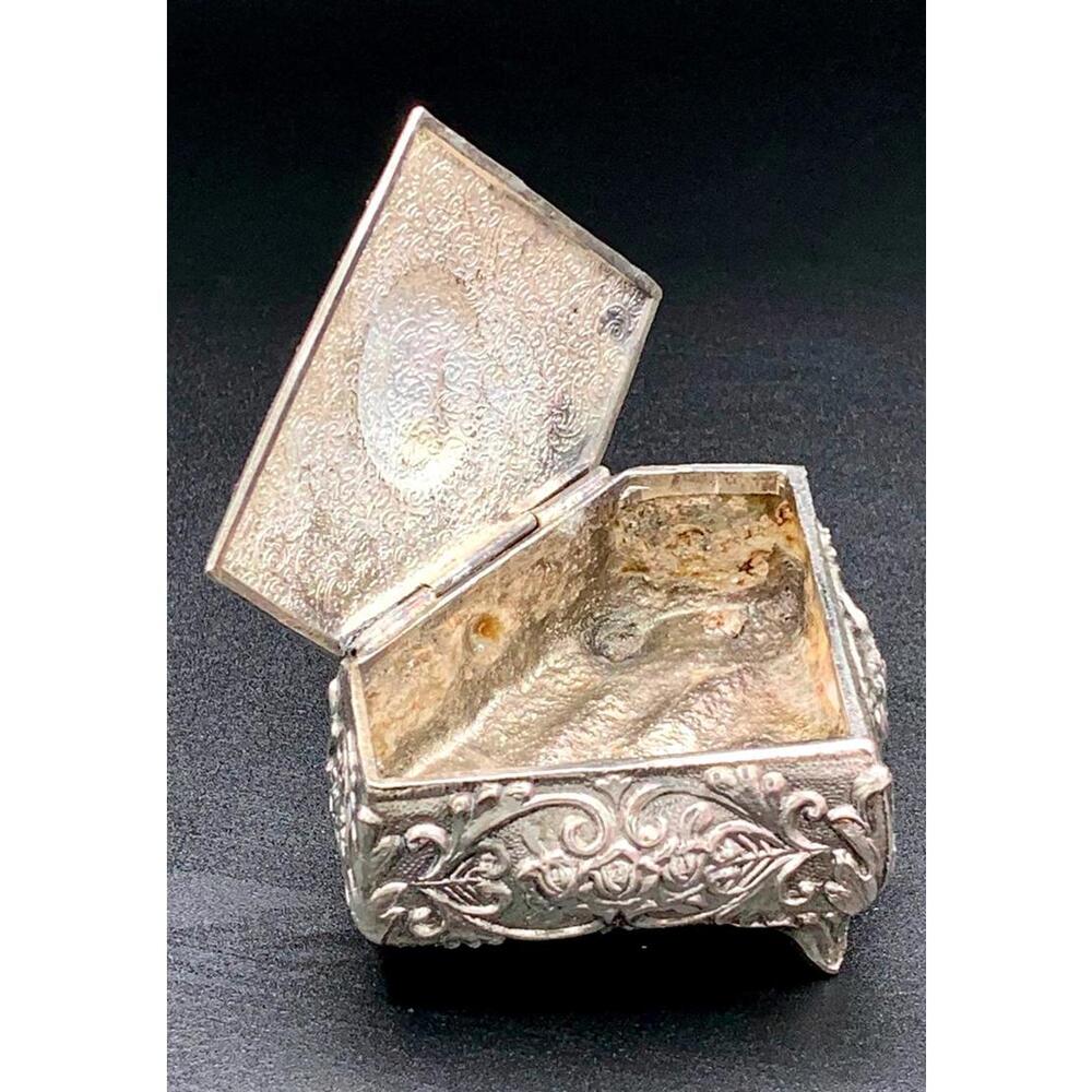 Antique-Style Silver Tone Ornate Trinket Box with Cameo Lid Decorative Keepsake - Picture 2 of 5